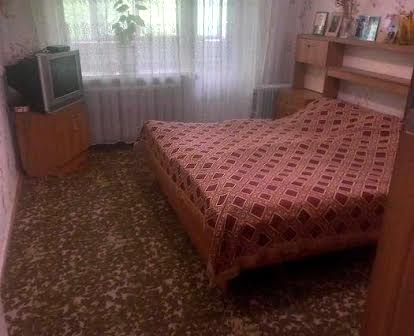 Продам двух кімнатну квартиру.Вулиця Миколо-Корищенко.