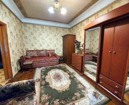 Продам 1 кімнатну квартиру на Печерському узвозі 19