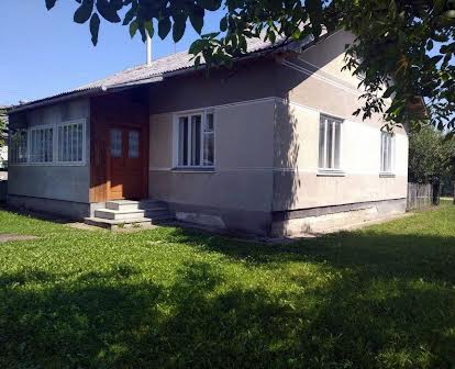 Продається цегляний будинок 30 км до Івано-Франківська