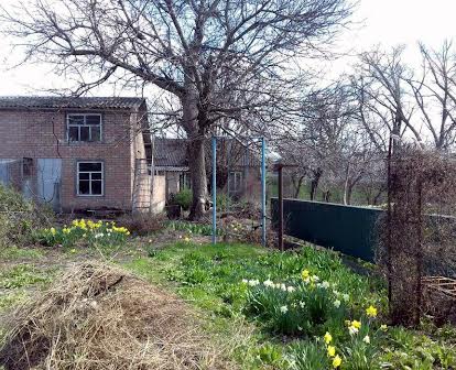 Продаю частний будинок в селі Бережинка.