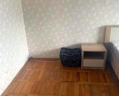 Здам 2-х кімнатну квартиру від власника Бережанська