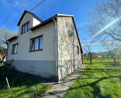 Продаж будинку в центральній частині села Драгово