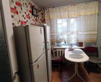 Продам 4-комн квартиру в районе Дарницкая ул.
