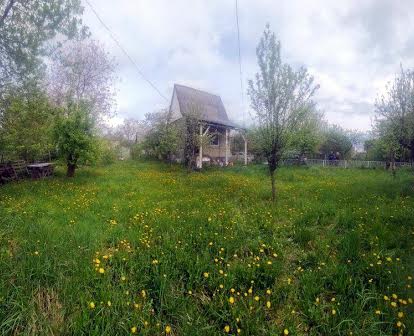 Дачна ділянка з будинком в  Жирівці
