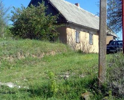 Продам хату в селі Степанівка