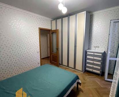 Продаж 3 кімнатної квартири з ремонтом на вул. Підстригача 3