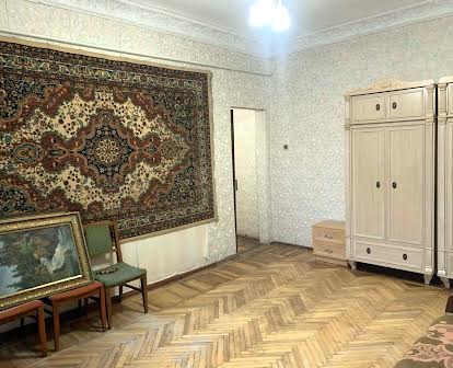 Продам 2-х комнатную квартиру в  центре Одессы на ул. Кузнечная