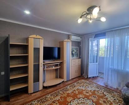 Укомплектована 3-кімнатна квартира на Кропивницького, Центр