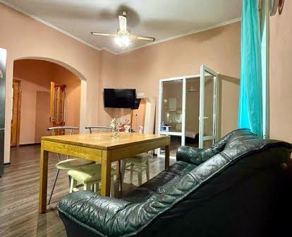 Продаж квартири з 4 кімнатами на Антоновича
