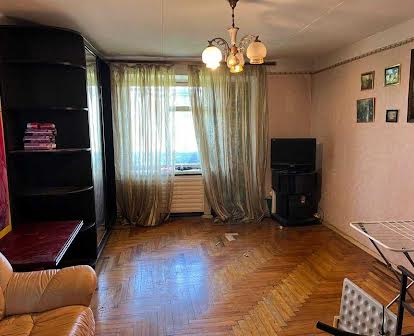 Сдам двухкомнатную квартиру в центре Бородинского