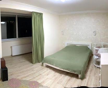 3-комнатная квартира в кирпичном доме на ул.Старицкого