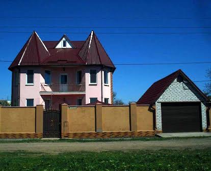 Сдам большой дом возле Черноморска в Александровке.