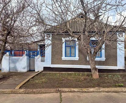Продам будинок в центрі, вул. Пушкіна 59, м. Нова Одеса