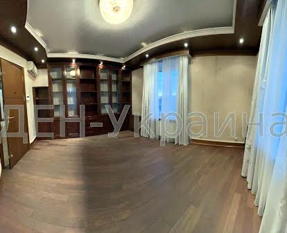 Аренда 4-к квартиры в статусном доме в историческом центре Киева.