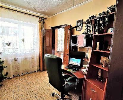 Продам дом в п. Коротич в 10 км. от метро Холодная Гора