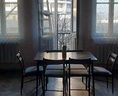 Мазепи,16(Реконструкція) квартира  100кв.м., ліфт, Печерськ, 295000$