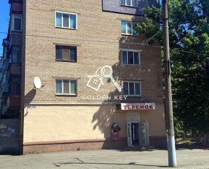 Продаж трикімнатної квартири по вул. Володимира Бизова