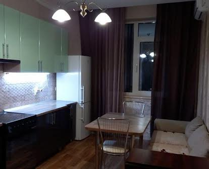 Сдам уютную двухкомнатную квартиру в Кадоре на Архитекторской, Таирова