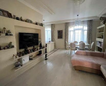 Продам 3комнатную квартиру в центре Одессы в кирпичном новом доме