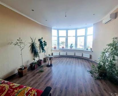 Продам 1-комнатную квартиру с ремонтом в элитном доме на Таирова