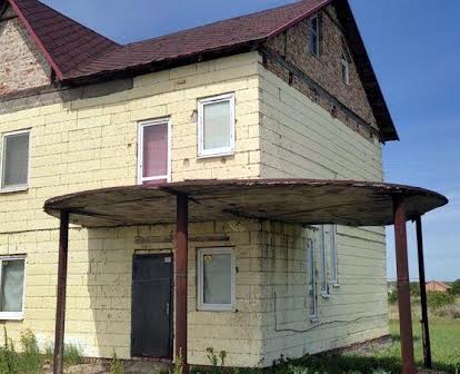 Продам 2-этажный дом в Приморске