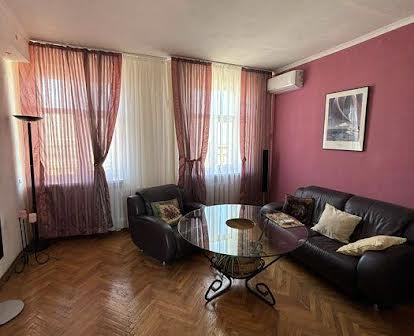 Продаж 3-кімнатної квартири по вул. Г. Тарнавського Ближній центр