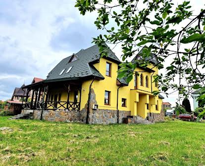 Сучасний будинок з укриттям в хорошому районі Трускавця!