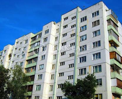 Квартира з великим потенціалом,  Харківське шосе 174а, метро Вирлиця