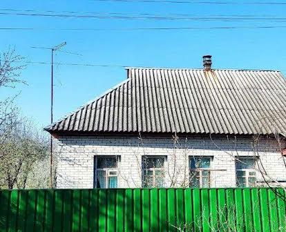 Будинок в селі Козаровичи