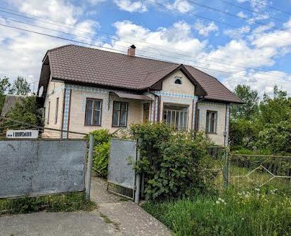 Продається будинок в мальовничому куточку смт Коропець