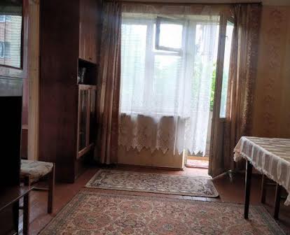 Продам 3 кімнатну квартиру в Ужгороді.