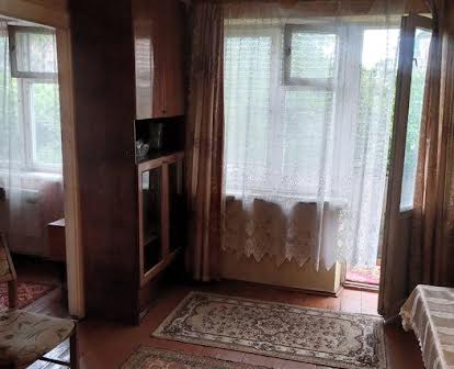 Продам 3 кімнатну квартиру в Ужгороді.