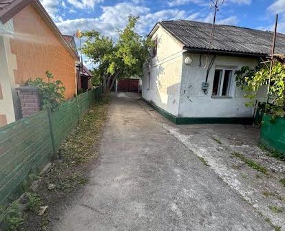 Продам будинок в смт Чемерівці