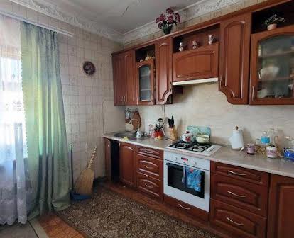 Продам будинок в смт Таїрове (186-211)