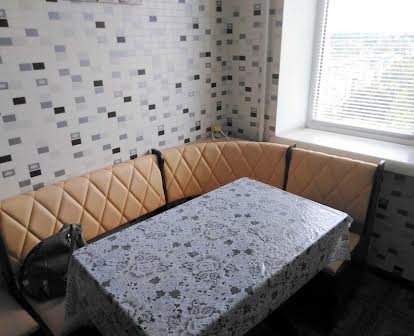 2 кімнатна з усіма меблями і технікою на вул. Рокосовського біля Ниви