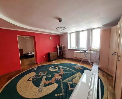 Продається 3-кімнатна квартира (Центр ) вул. Богдана Хмельницького