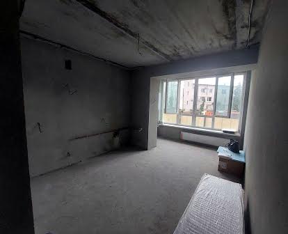 `2х кімнатна квартира в новобудові з автономним опаленням в  центре