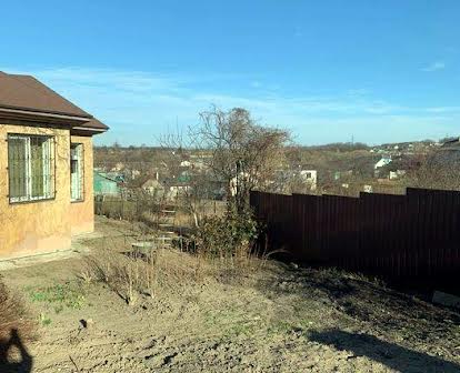 Продам дом в смт Березовка с автономным отоплением .Тихий район  TB