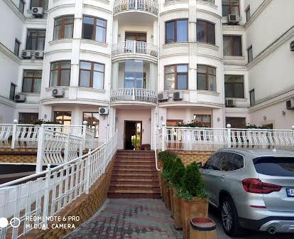 Квартира в лучшем районе Одессы в лучшем доме на Азарова 13!
