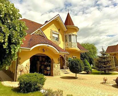 Продам добротній будинок в 15км.від Києва біля лісу в с.Мила