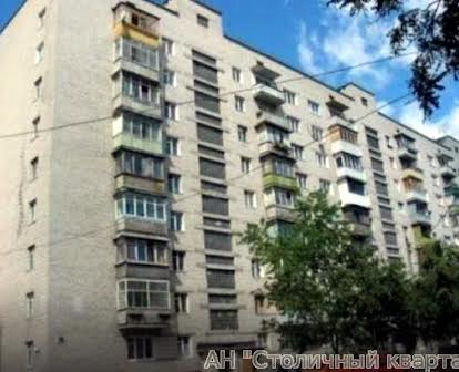 Продам квартиру в Голосіївському районі.