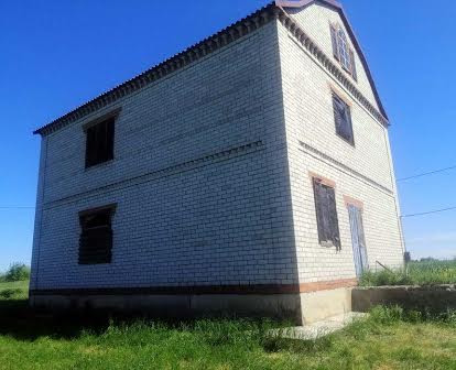 Продам гарний будинок в смт Козельщина Кременчуцького району