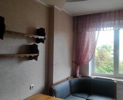 Оренда 3 кімнатної квартири Хоткевича