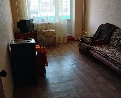 Сдам 1 комнатную улучшенной планировки,Солнечный,пр.Героев Харькова.