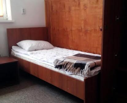 Кровать в четырехместном номере хостела