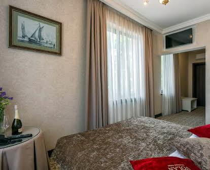 Классический номер с большой двуспальной кроватью в Бутик-отеле Де Волан