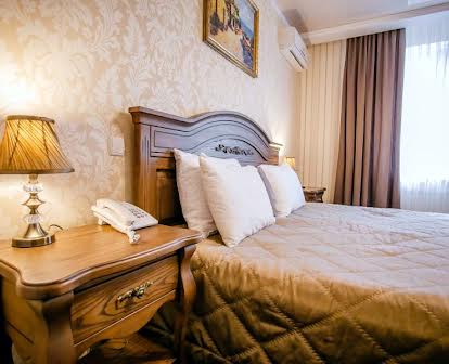 Аристократ отель - номер с двуспальной кроватью