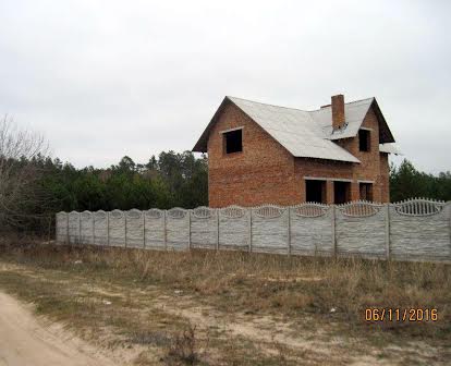 продам недостроенные дом и баню в городе Славутич