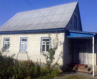 Продам или обменяю дом в с. Коробовка, Золотоношский район.