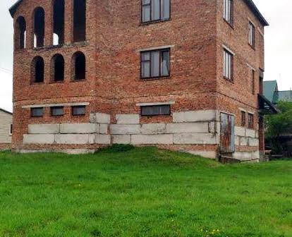 Продам будинок в місті Радехів Львівської області